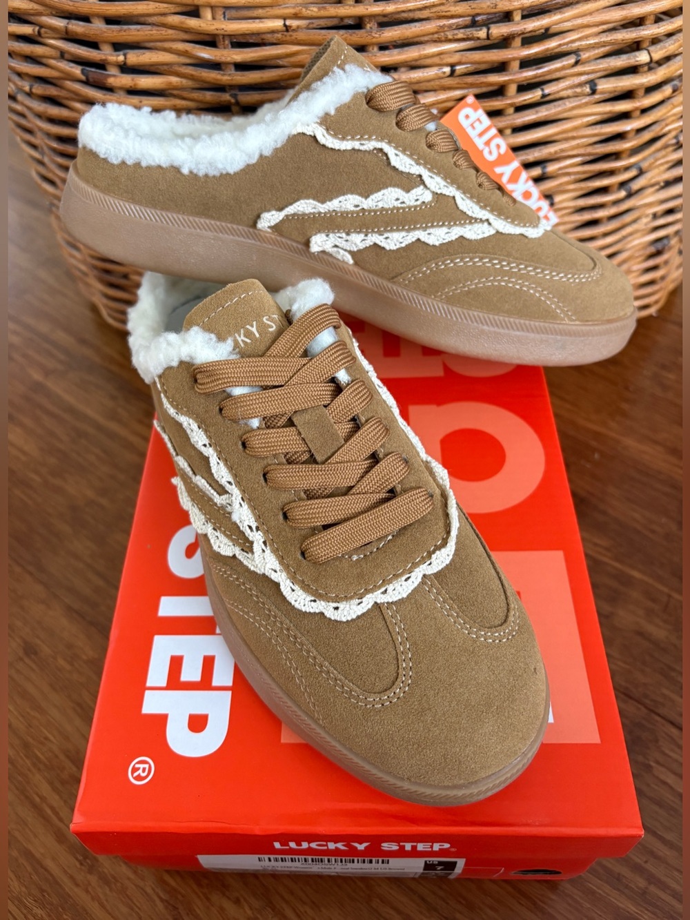 NWT Lucky Step Sneaker Mule Camel Tan Suede Cream Lace Trim Sherpa Lined SZ 7 - Picture 3 of 7